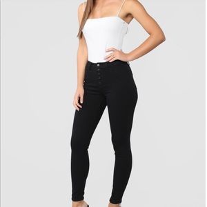 FASHION NOVA SKINNY JEAN
